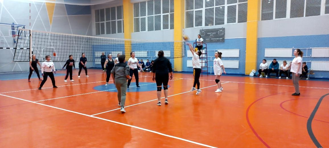 В Бавлах проходят соревнования по волейболу в зачёт Спартакиады КФК