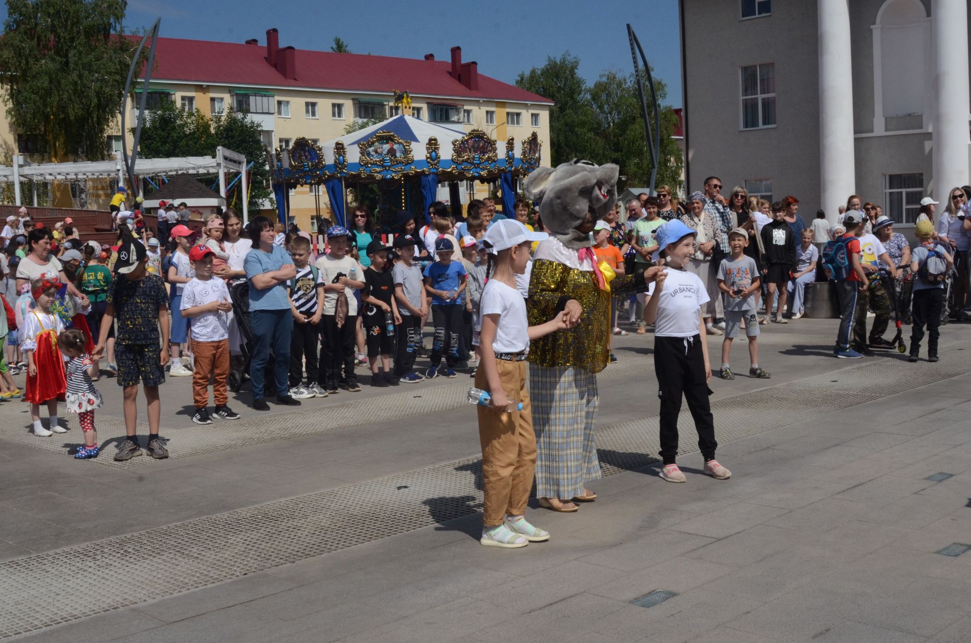 Җәйнең беренче көне Баулы балалары өчен зур бәйрәм оештырдылар