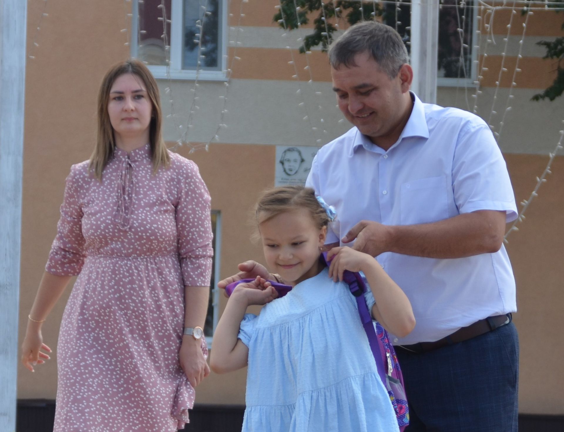 Будущим бавлинским первоклассникам вручили рюкзаки
