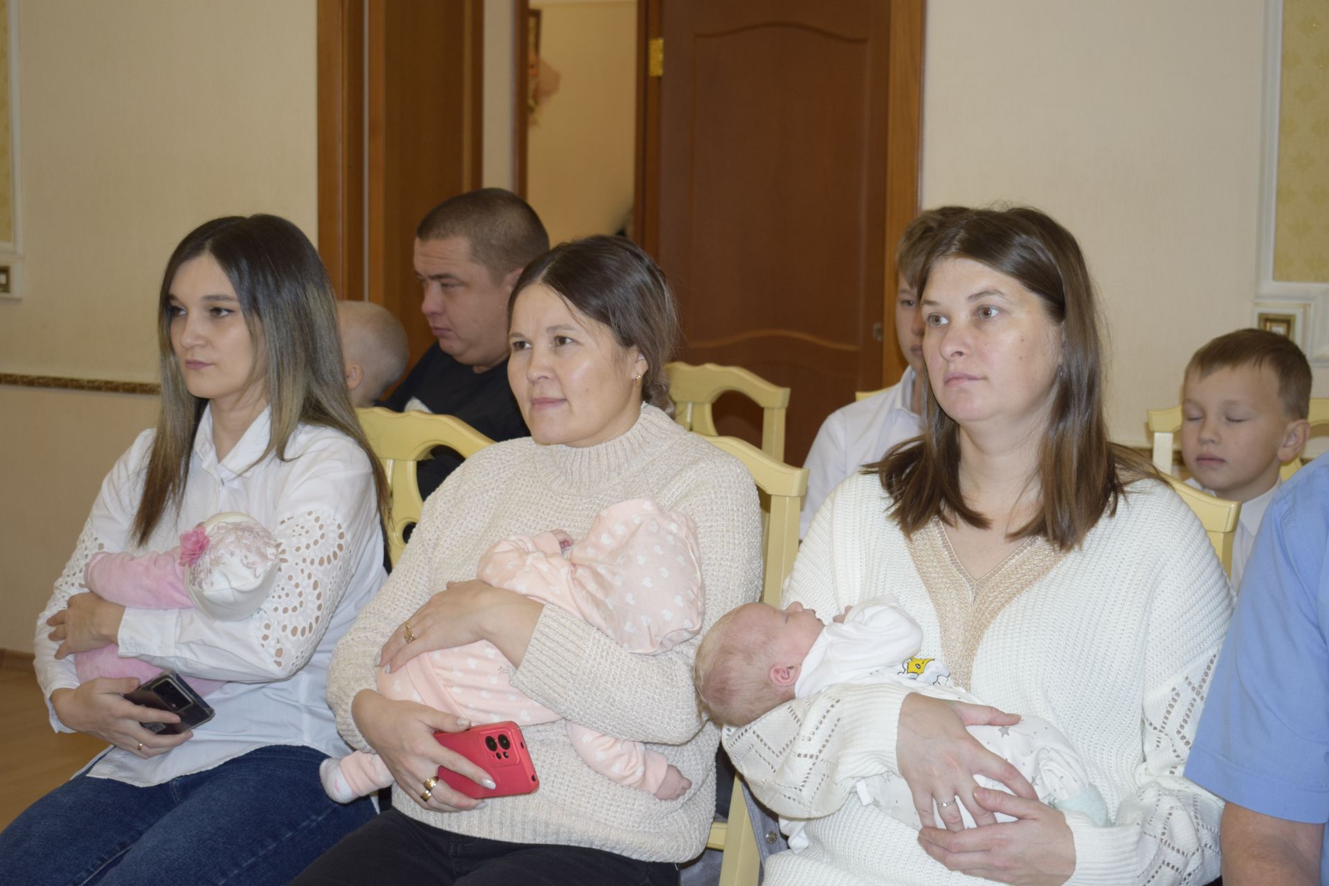 В Бавлах чествовали новорожденных