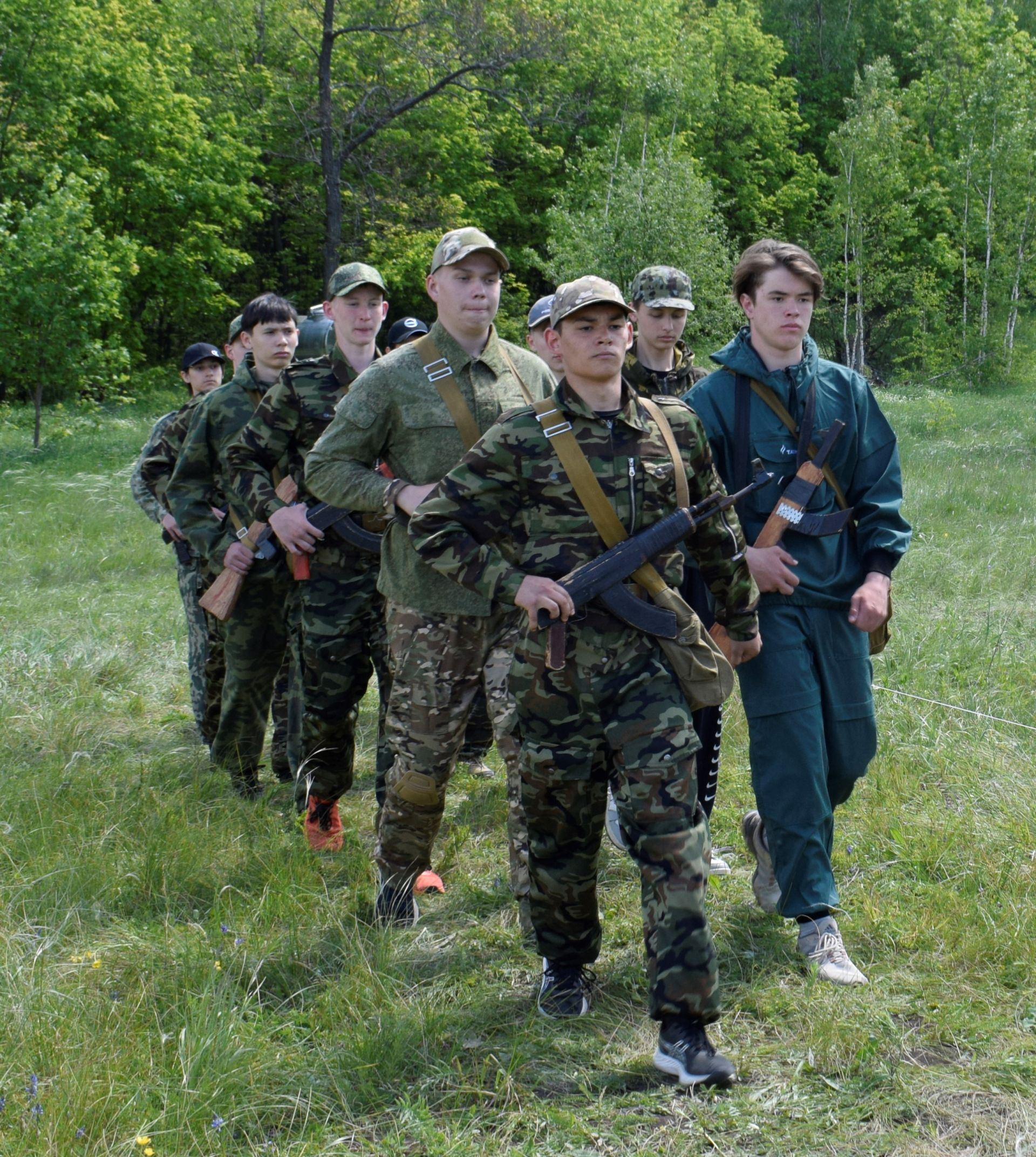 В Бавлах проходят военно-патриотические сборы старшеклассников