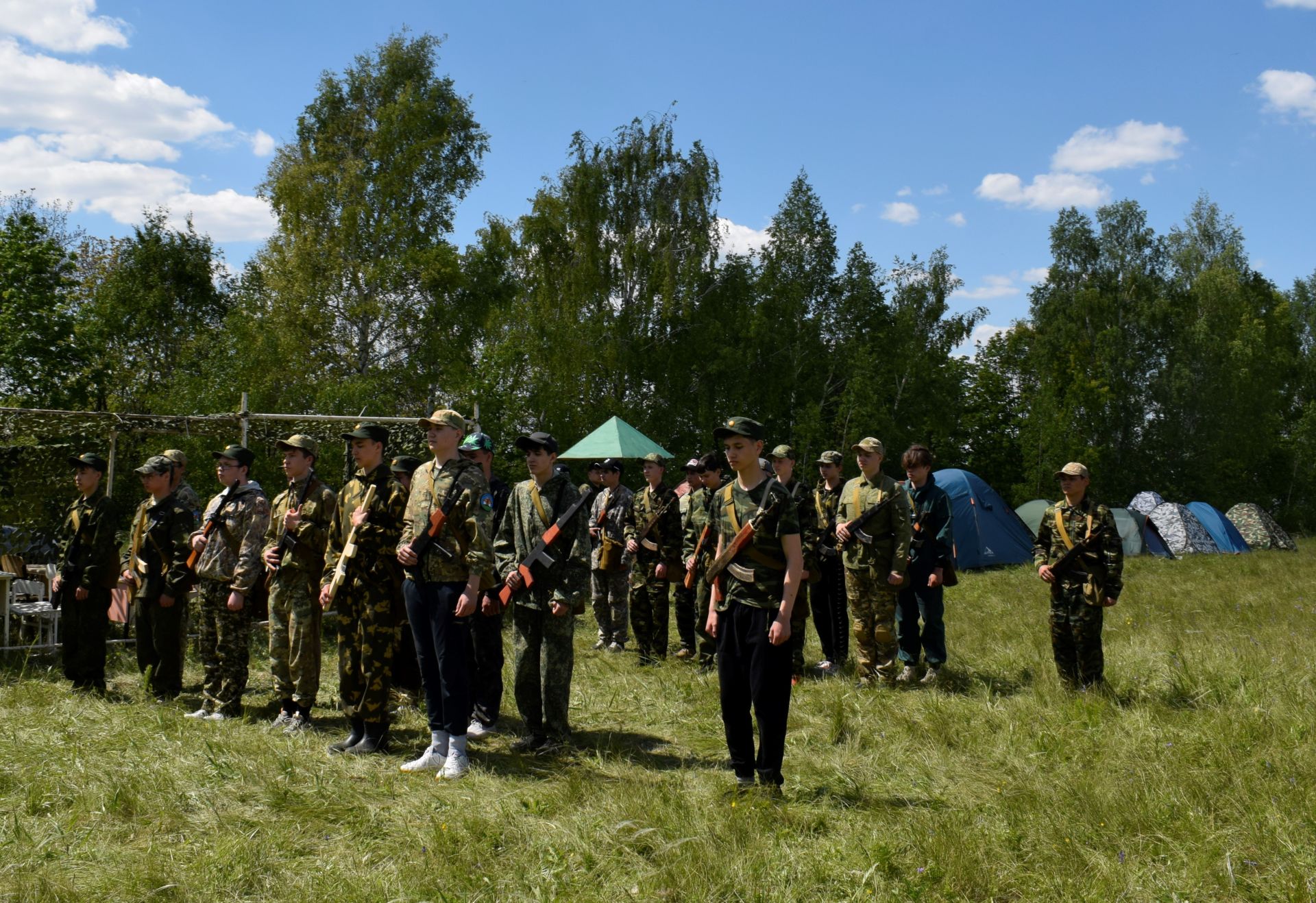 В Бавлах проходят военно-патриотические сборы старшеклассников