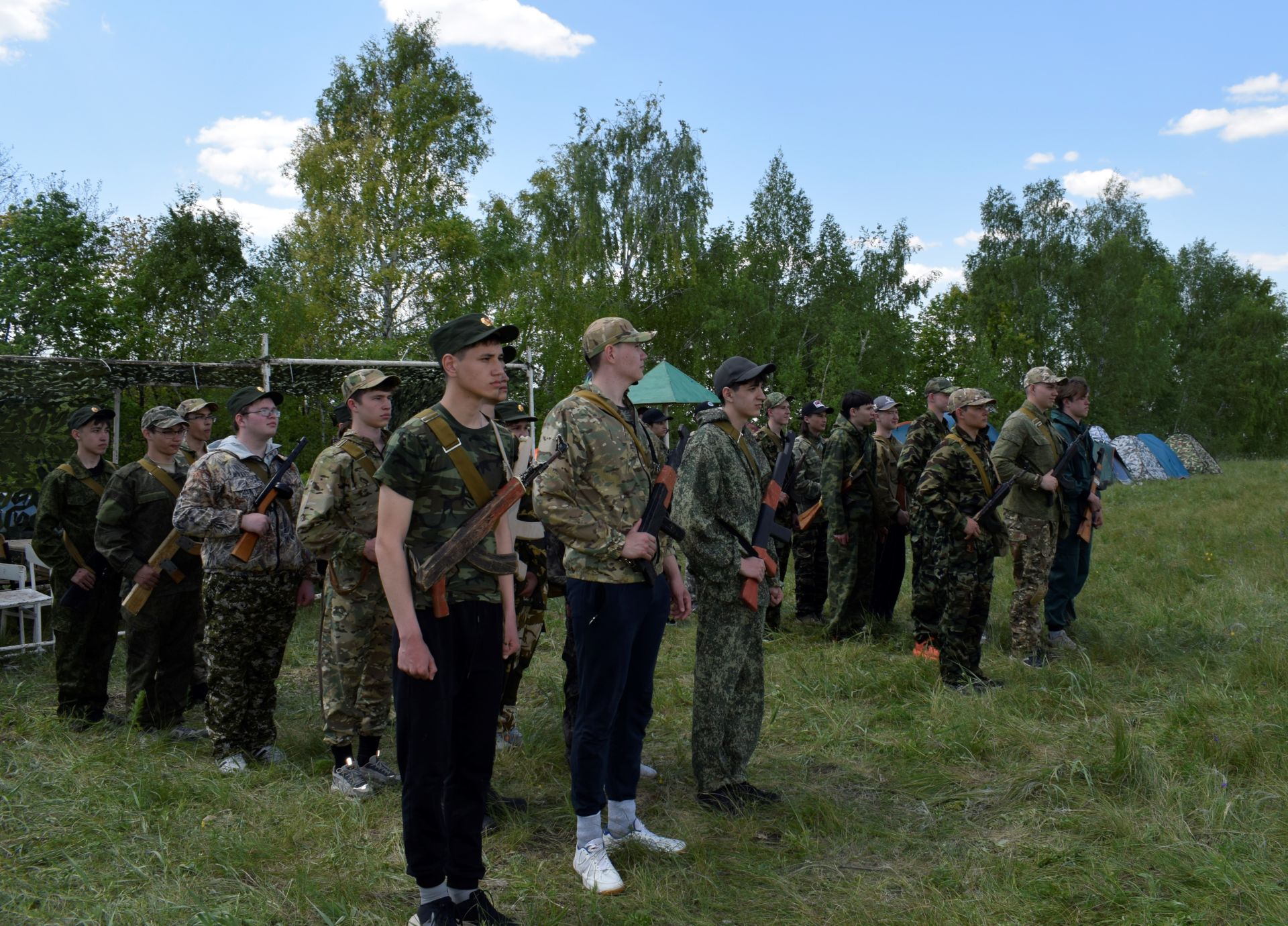 В Бавлах проходят военно-патриотические сборы старшеклассников