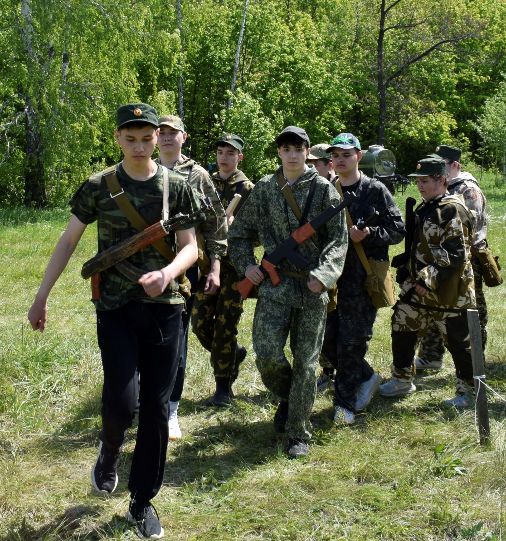 В Бавлах проходят военно-патриотические сборы старшеклассников