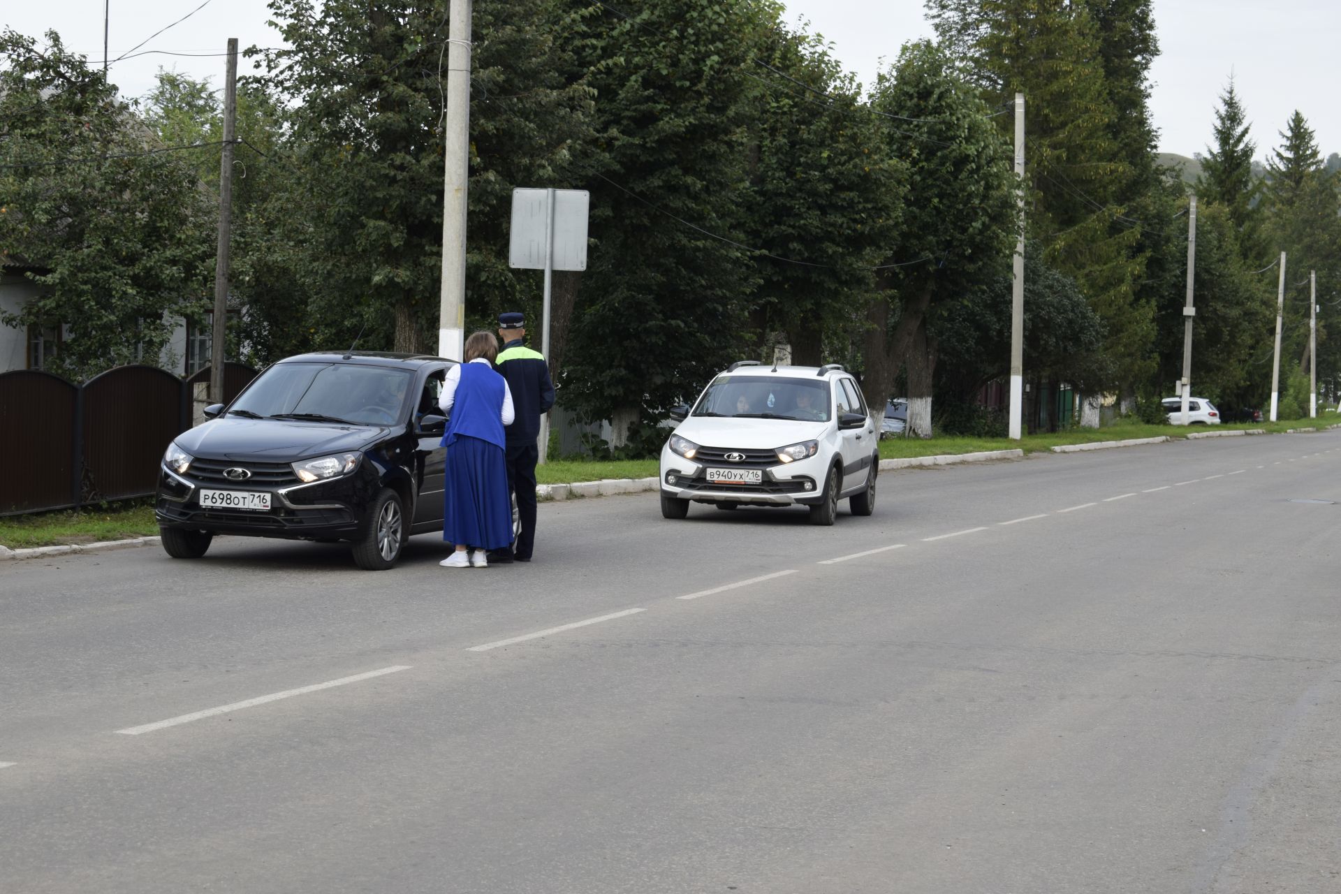 В Бавлах автоинспекторы проверили безопасность перевозки детей