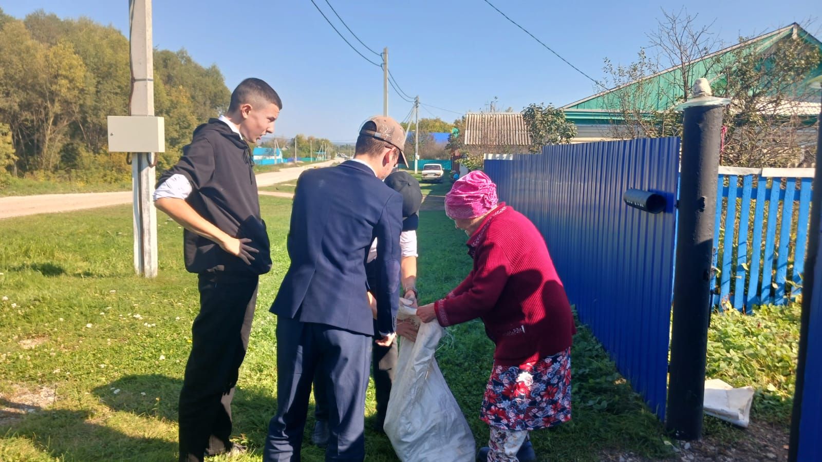 В селе Исергапово Бавлинского района собрали свыше 100 мешков картофеля для бойцов СВО