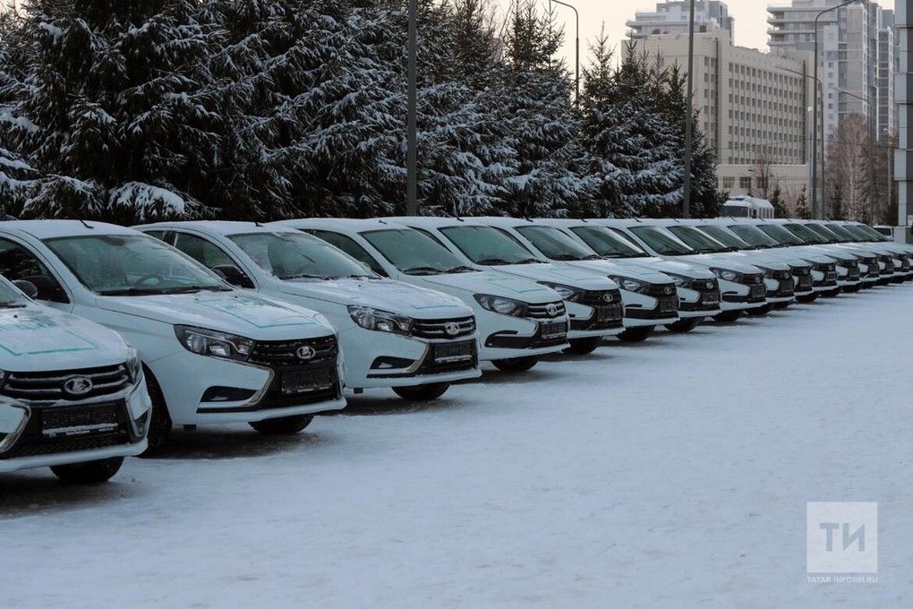 В автопарке Волжско-Камского заповедника появились новые автомобили – УАЗы и LADA Niva Travel.