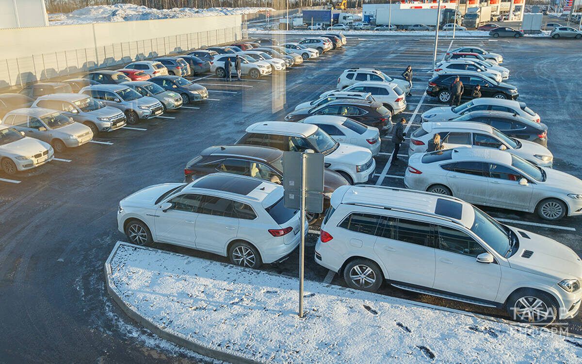 За трещину на лобовом стекле машины водителя ждет штраф – автоюрист