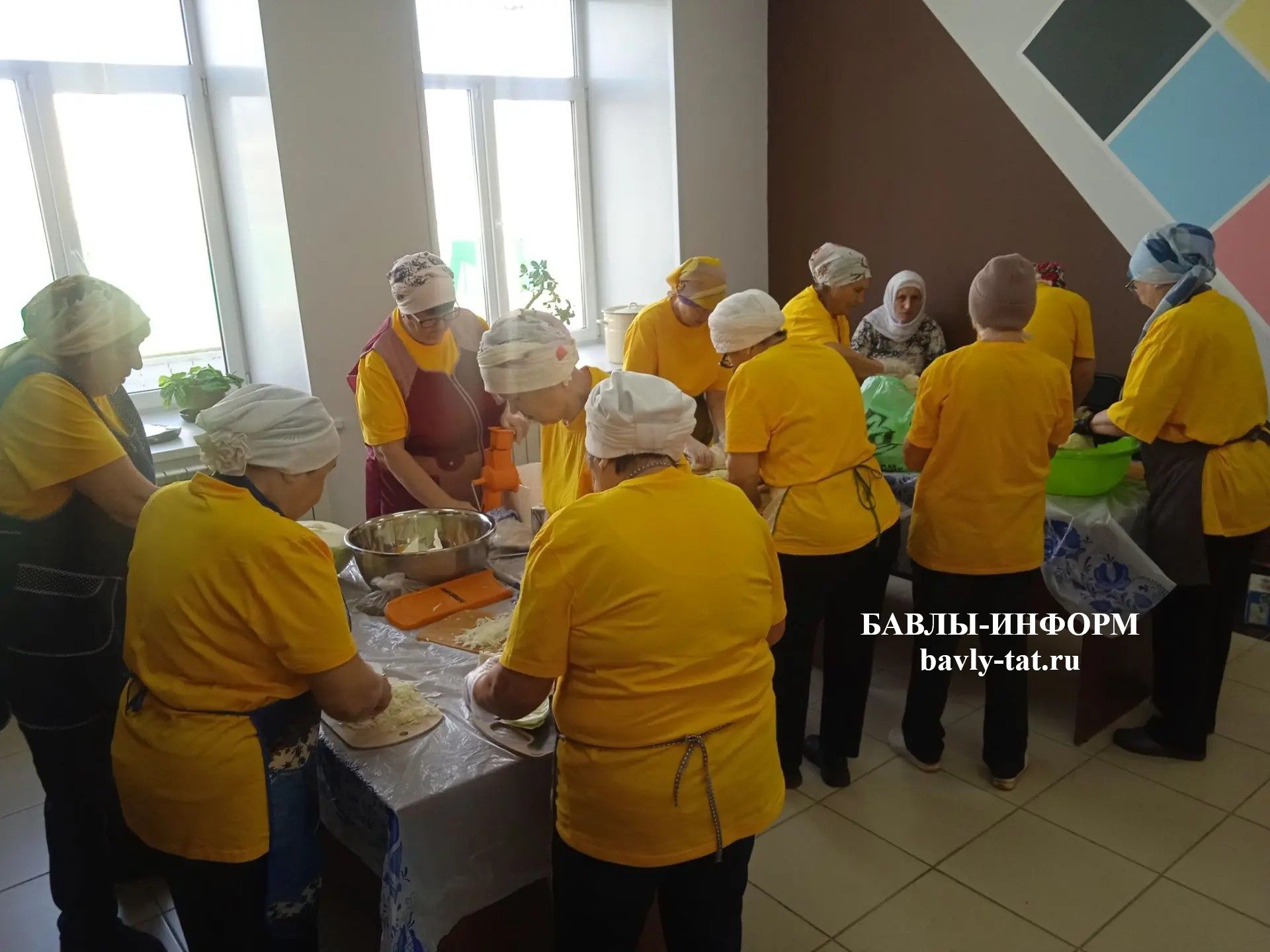 Бавлинцы отправляют на фронт не только посылки, но и частичку души