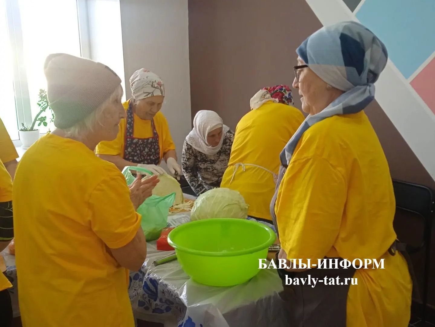 Бавлинцы отправляют на фронт не только посылки, но и частичку души