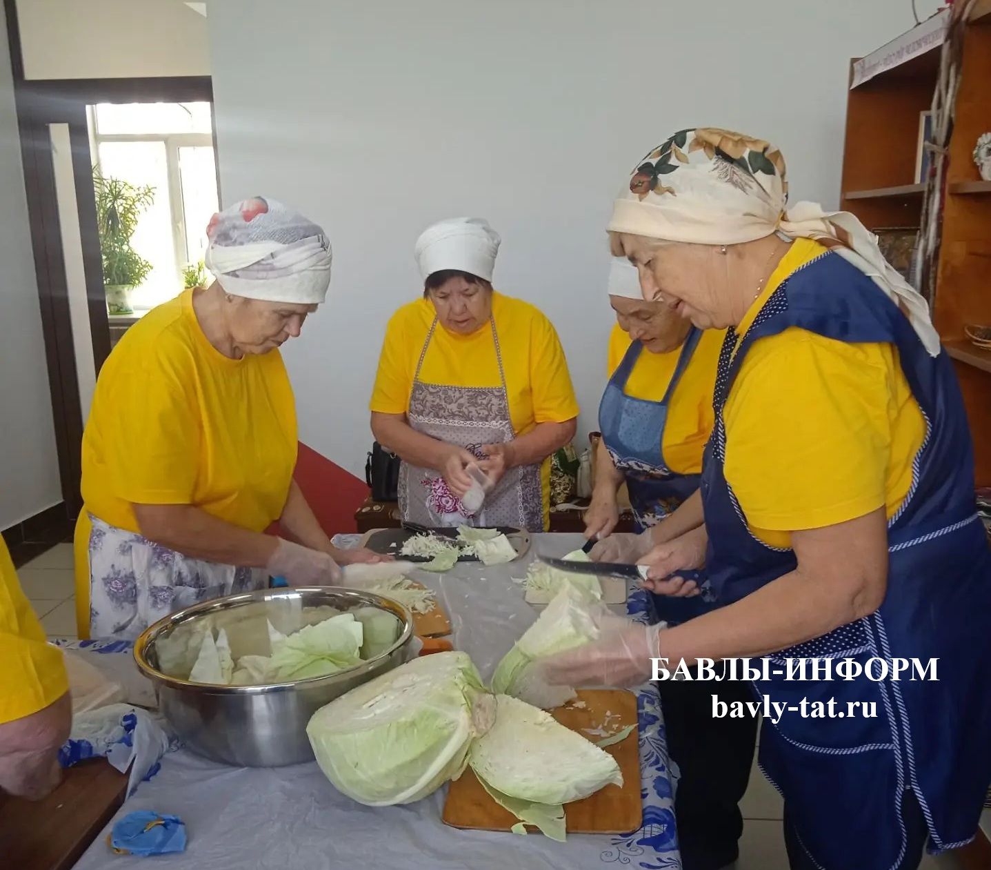 Бавлинцы отправляют на фронт не только посылки, но и частичку души