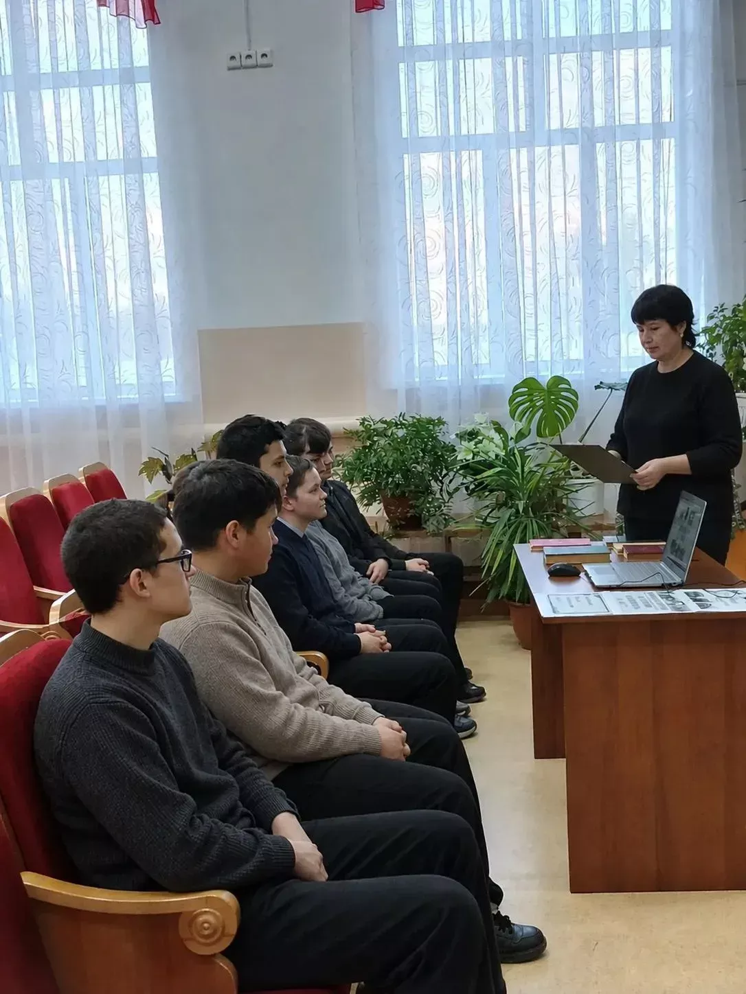 Шалты укучылары геройлар хакында әңгәмәдә катнашты