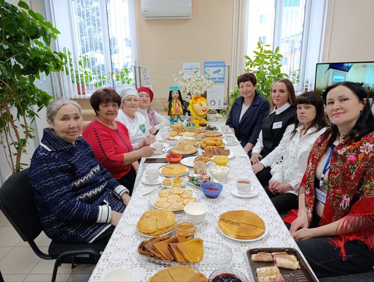 В Бавлах начали отмечать Масленицу