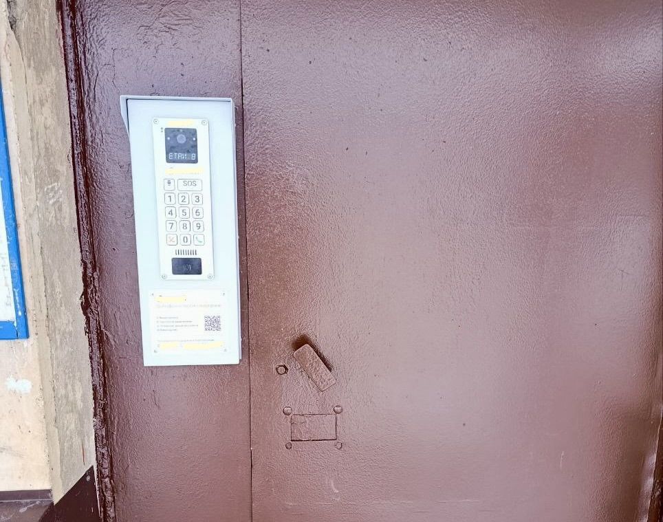В Бавлах продолжается установка умных домофонов