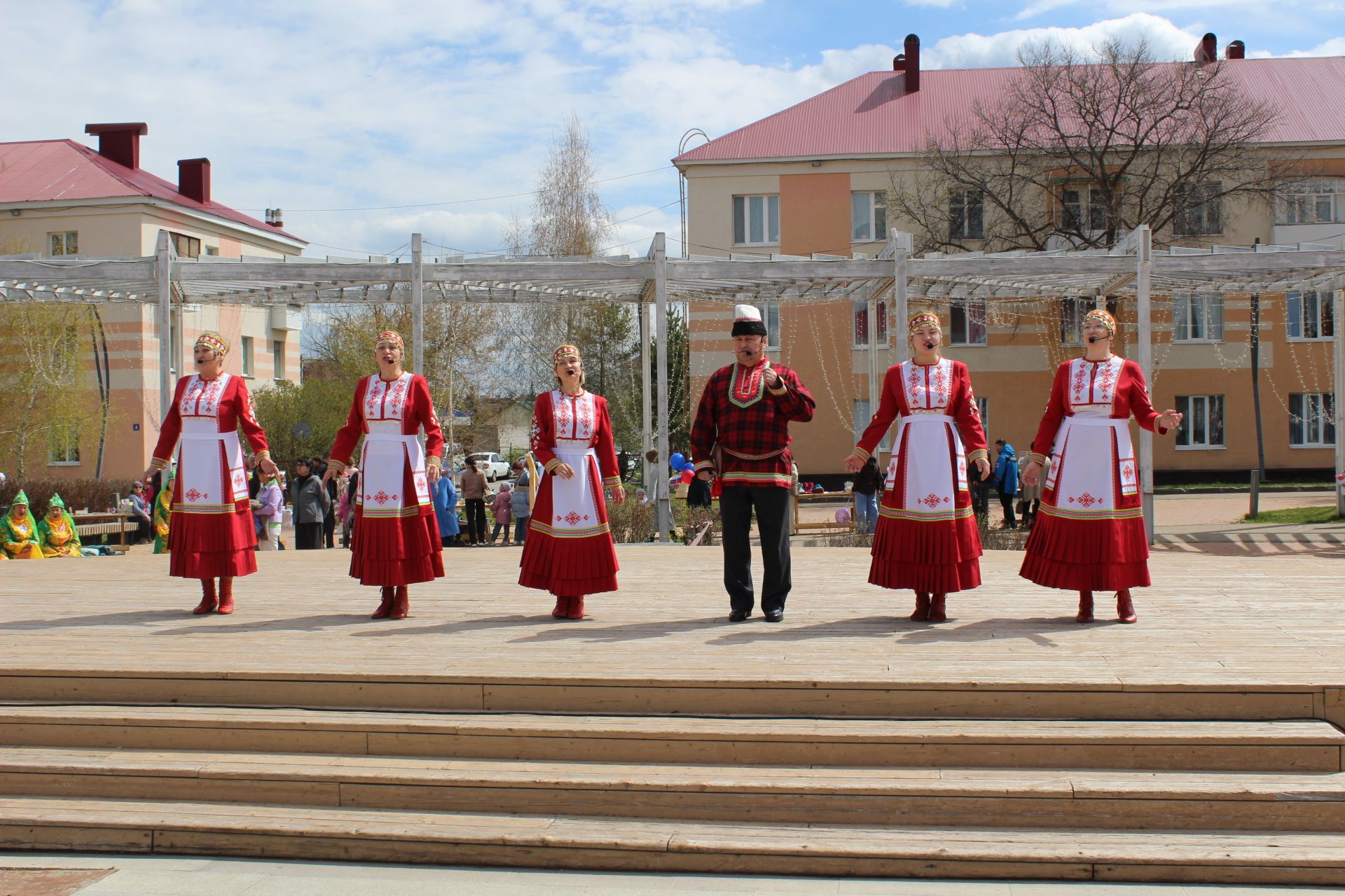 Бавлинцы отмечают праздник Весны и Труда
