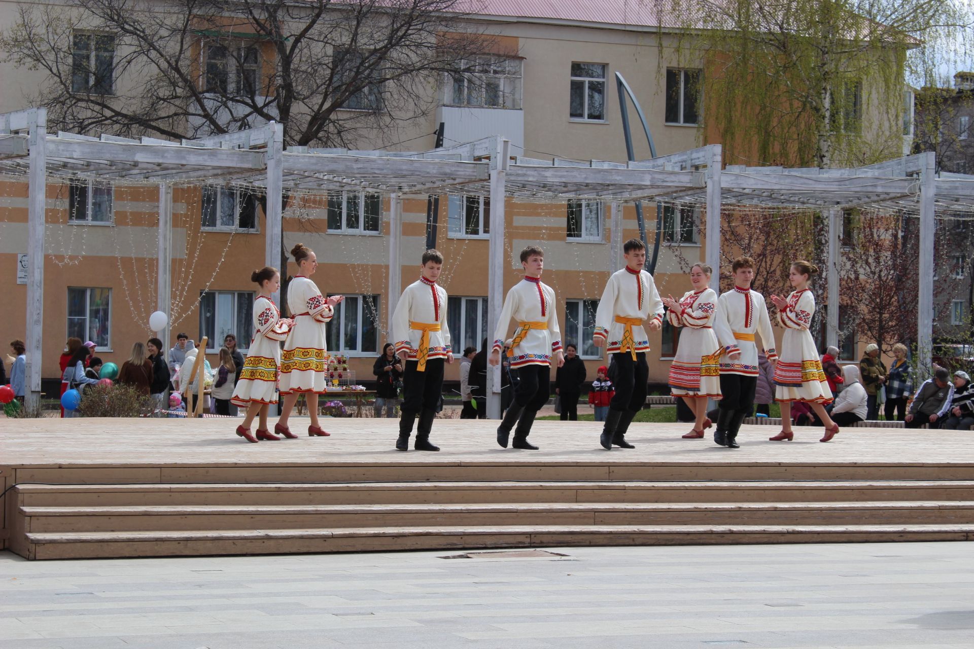 Бавлинцы отмечают праздник Весны и Труда