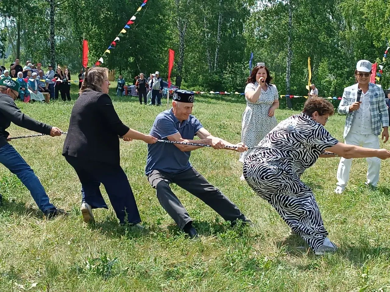 Баулы районында әби-бабайлар күңел ачты (фоторепортаж)
