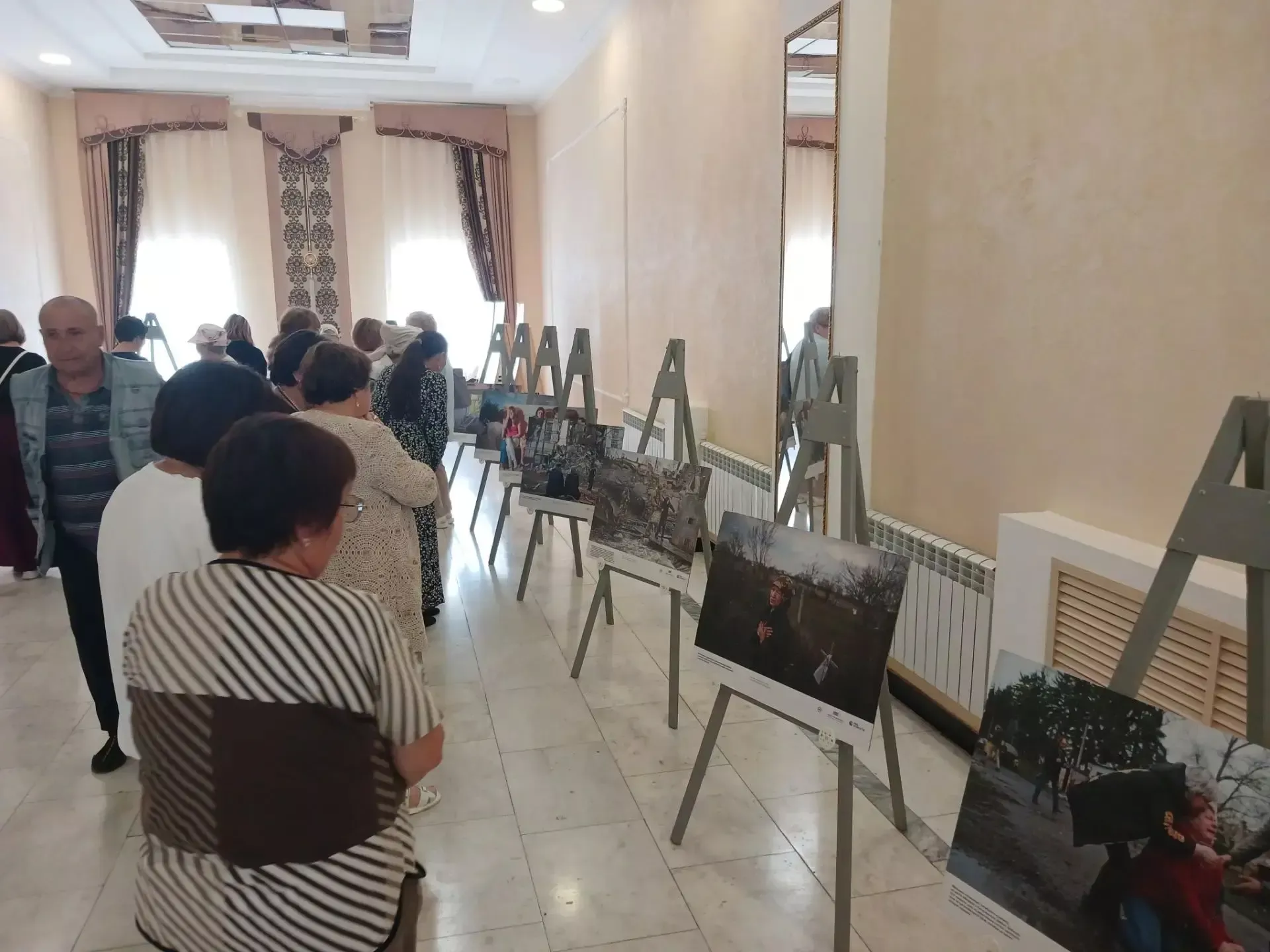 Баулы районында үзенчәлекле фотокүргәзмә ачылды