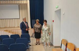 Министр образования и науки РТ посетил школу №5 в Бавлах