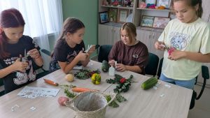 Баулы балалары «Бәрәңге бәйрәме» өчен иҗади эш әзерләгән