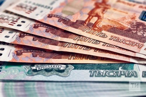 Россияне считают, что достойная зарплата учителя должна быть в среднем 95 тысяч рублей