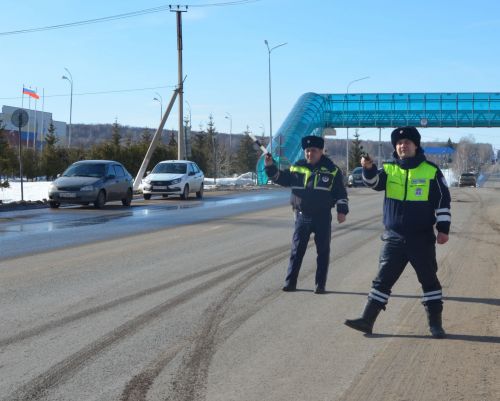 Бавлинские автоиспекторы вышли на профилактический рейд перед каникулами