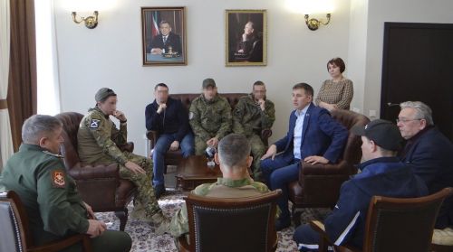 Бавлинские бойцы приехали в отпуск домой