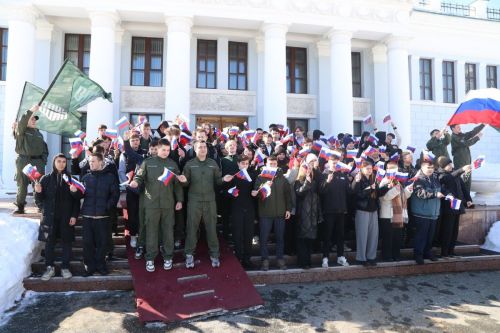 В Казани прошел флешмоб к 10-летию воссоединения Крыма с Россией