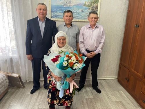 Бавлинскую долгожительницу поздравили с большим юбилеем