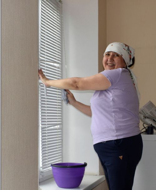 Редакция хезмәткәрләре өмә дә ясады, Карга боткасы да пешерде