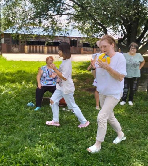 Люди с ограниченными возможностями здоровья провели время на природе