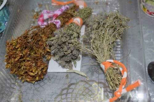 Баулының китап сөючеләр клубы үзенең юбилее көнендә солдатларга ярдәм итте