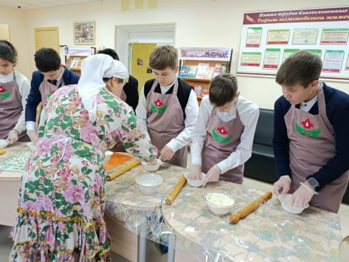 В Бавлах показали быт татарского народа