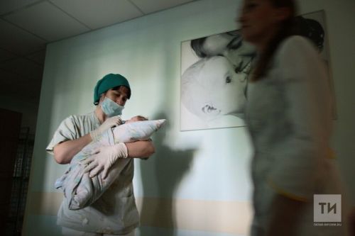 Около 1,2 млн детей родятся в России в 2025 году – демограф