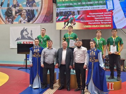 Успех бавлинских борцов в республиканских соревнованиях