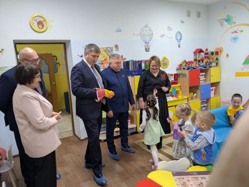 Депутат Госсовета РТ посетил бавлинский приют «СемьЯ»