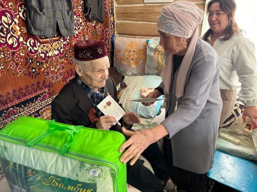 Кызылъяр авылы ветераны юбилее көнендә медаль белән бүләкләнде
