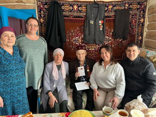 Кызылъяр авылы ветераны юбилее көнендә медаль белән бүләкләнде