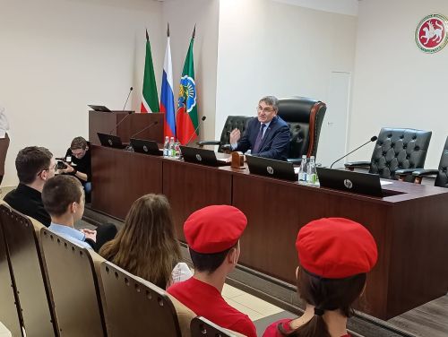 Бавлинские школьники побывали в гостях у главы района