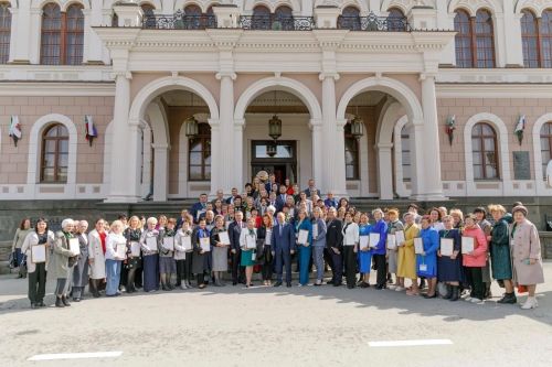 Баулы оешмалары – җиңүчеләр арасында