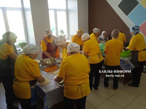 Бавлинцы отправляют на фронт не только посылки, но и частичку души