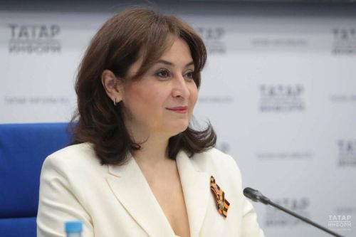 Лейла Фазлеева поздравила педагогов Татарстана с Днем учителя