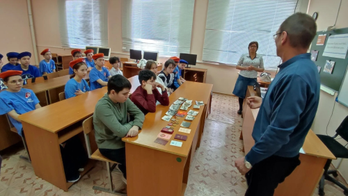 Баулы укучылары белән сугышчы-интернационалист очрашуга килде