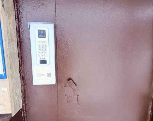 В Бавлах продолжается установка умных домофонов