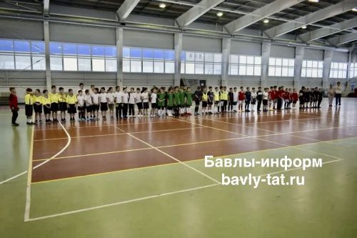 В Бавлах состоялось открытие чемпионата по мини-футболу