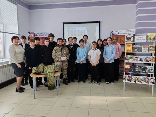 В преддверии Дня защитника Отечества бавлинские школьники встретились с участником СВО