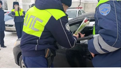 В Бавлах поздравили автоледи