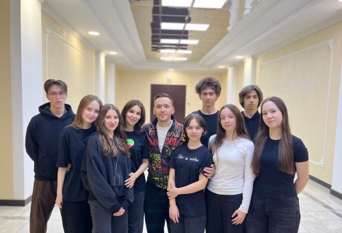 Встреча с гитаристом Элвина Грея: Денис Насибуллин пообщался с бавлинской молодёжью