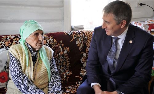 Баулы районында хезмәт ветеранын 100 яшьлек юбилее  белән котладылар