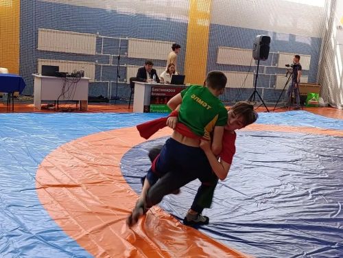 В Бавлах проходит республиканский фестиваль-конкурс по национальной борьбе куреш «Юные батыры»